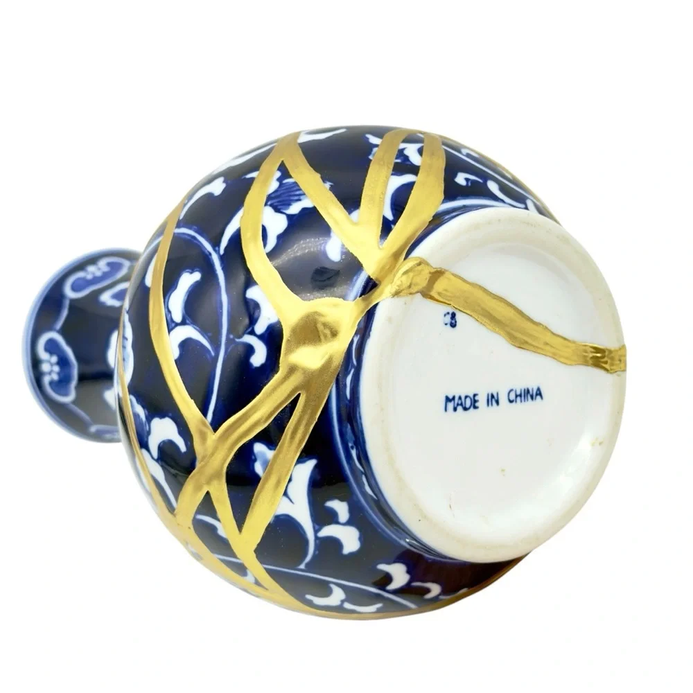 Kintsugi Vase Chinese Porcelain Gold Crack Art Personal Growth Anniversary Gift